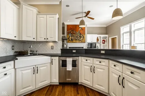 8071 Hopkins Lane Indianapolis IN 46250