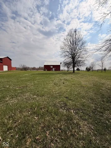6475 N 300 E Whiteland IN 46184