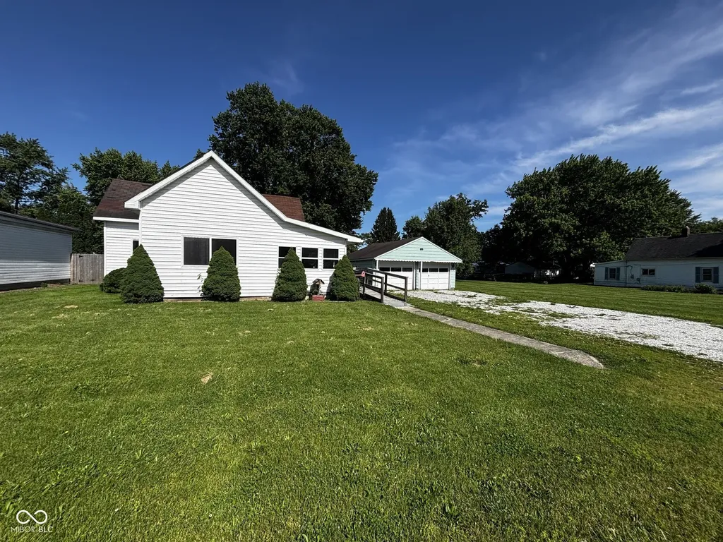 921 N 12th Street Elwood IN 46036