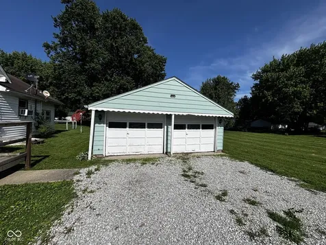 921 N 12th Street Elwood IN 46036