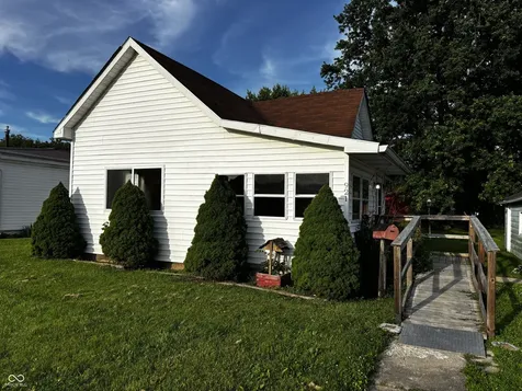 921 N 12th Street Elwood IN 46036