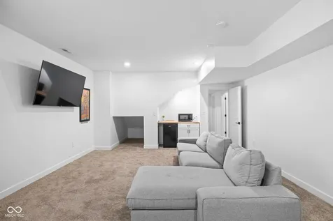 1027 Hosbrook Street Indianapolis IN 46203