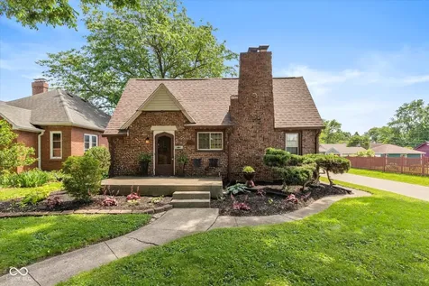 943 N Lesley Avenue Indianapolis IN 46219