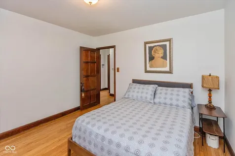 943 N Lesley Avenue Indianapolis IN 46219