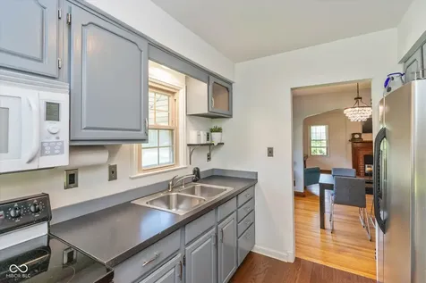 943 N Lesley Avenue Indianapolis IN 46219