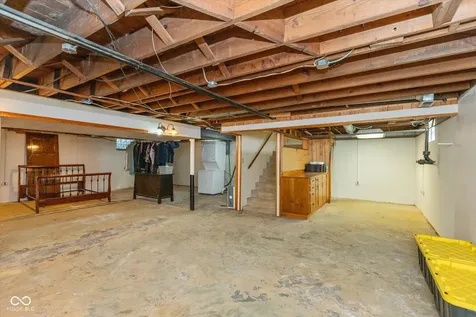 943 N Lesley Avenue Indianapolis IN 46219