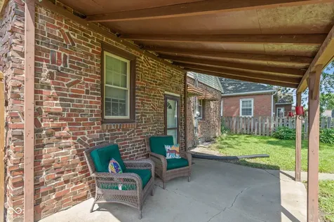 943 N Lesley Avenue Indianapolis IN 46219