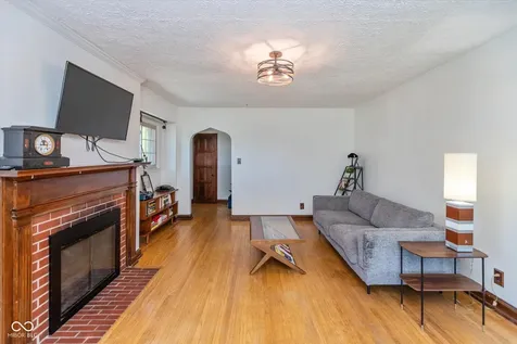 943 N Lesley Avenue Indianapolis IN 46219