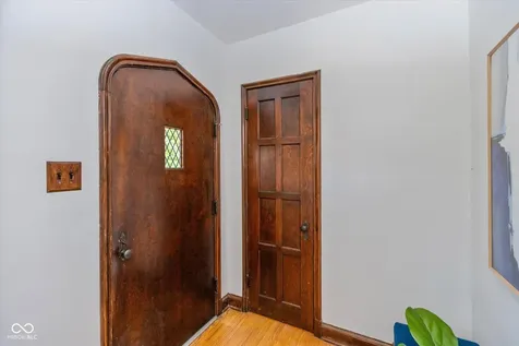 943 N Lesley Avenue Indianapolis IN 46219