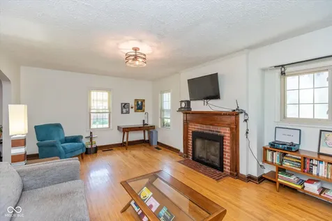 943 N Lesley Avenue Indianapolis IN 46219