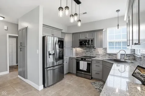 7912 Yarmouth Way Indianapolis IN 46239