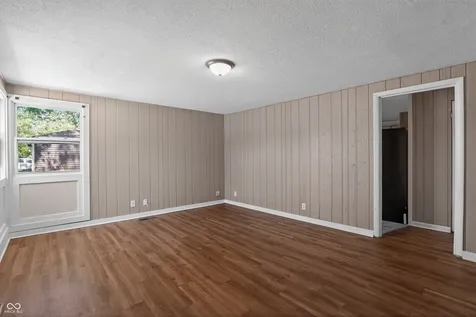 5884 E 42nd Street Indianapolis IN 46226
