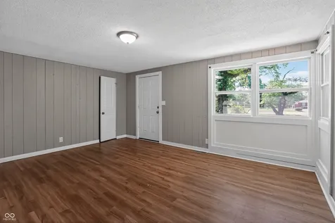 5884 E 42nd Street Indianapolis IN 46226