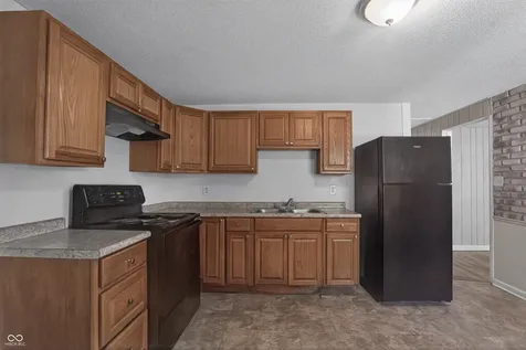 5884 E 42nd Street Indianapolis IN 46226