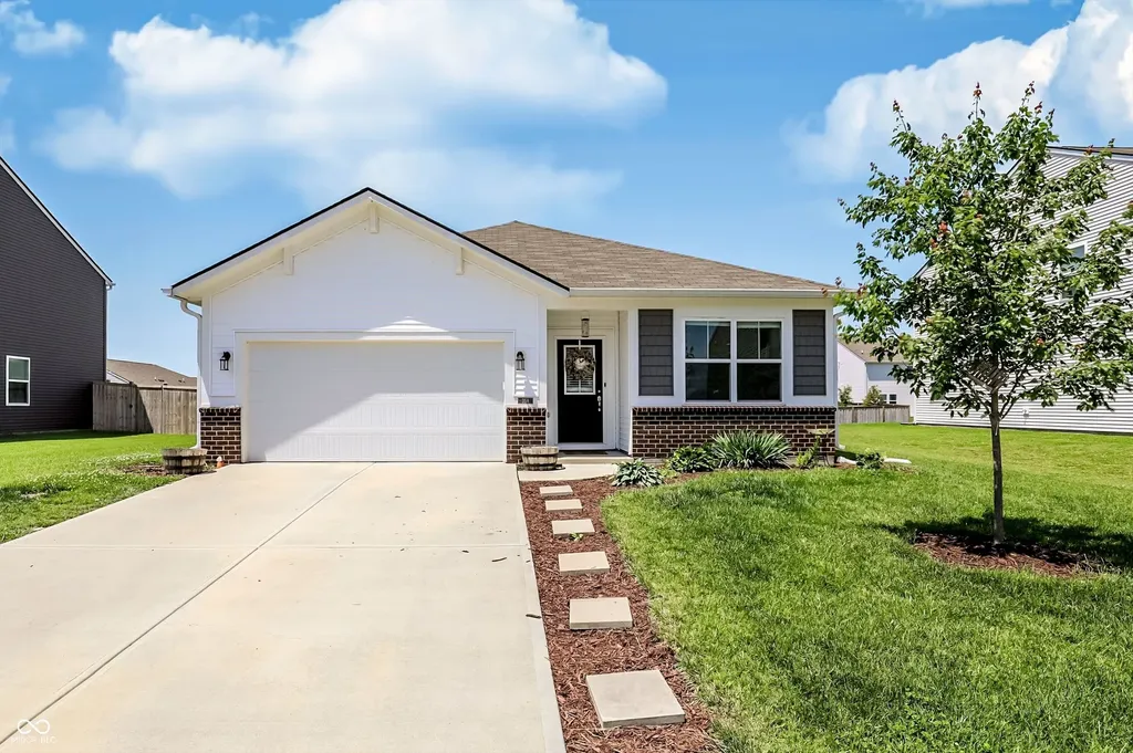 358 Switchgrass Lane Whiteland IN 46184