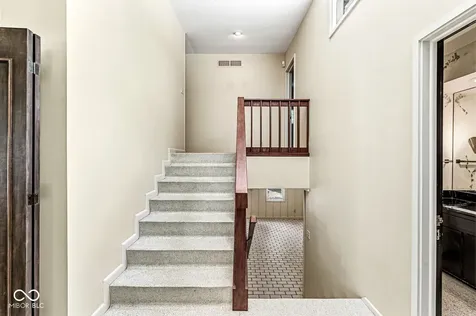 232 Williams Drive Indianapolis IN 46260