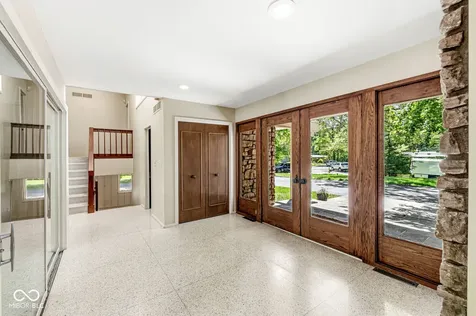 232 Williams Drive Indianapolis IN 46260