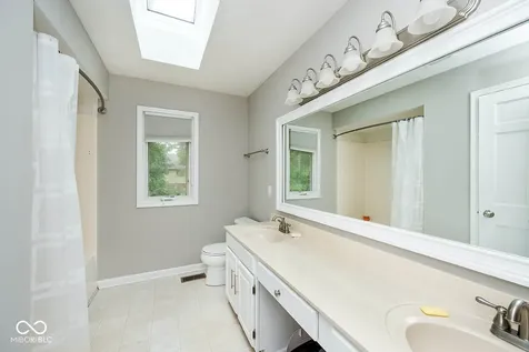 4826 Essex Court Carmel IN 46033