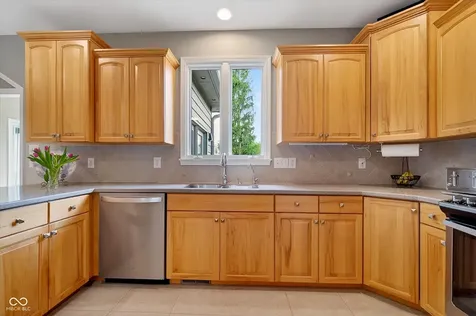 6633 Royal Oakland Place Indianapolis IN 46236