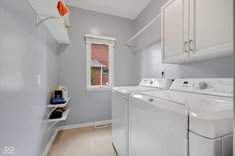 6633 Royal Oakland Place Indianapolis IN 46236