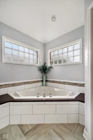 6633 Royal Oakland Place Indianapolis IN 46236