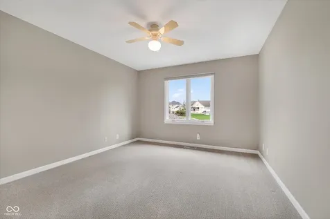 6633 Royal Oakland Place Indianapolis IN 46236
