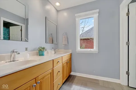 6633 Royal Oakland Place Indianapolis IN 46236