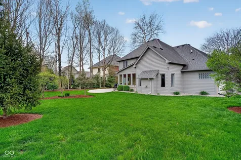 6633 Royal Oakland Place Indianapolis IN 46236
