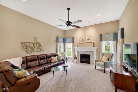 6633 Royal Oakland Place Indianapolis IN 46236