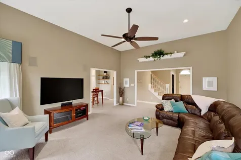 6633 Royal Oakland Place Indianapolis IN 46236