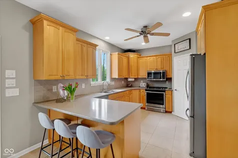 6633 Royal Oakland Place Indianapolis IN 46236