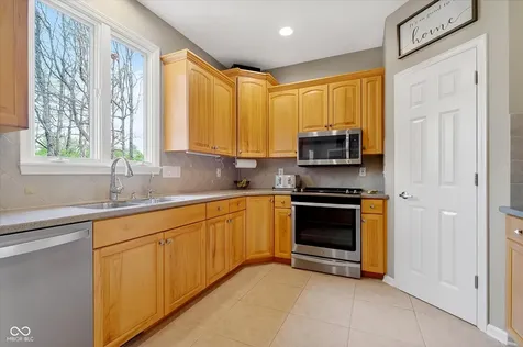 6633 Royal Oakland Place Indianapolis IN 46236