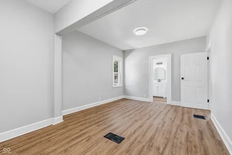 443 Harvard Place Indianapolis IN 46208