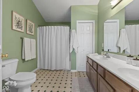 458 Gainesway Drive N Greenwood IN 46142