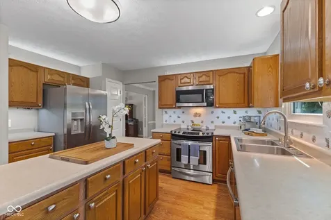458 Gainesway Drive N Greenwood IN 46142