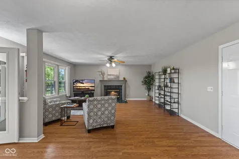 458 Gainesway Drive N Greenwood IN 46142