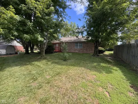 6027 Conestoga Trail Columbus IN 47203