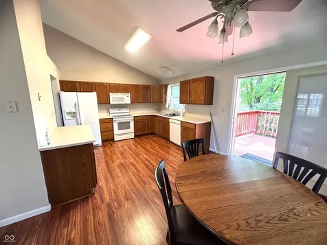 6027 Conestoga Trail Columbus IN 47203