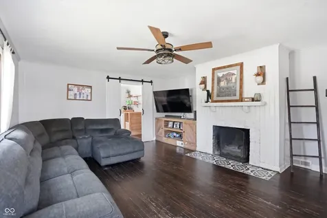 207 E Poplar Street Danville IN 46122