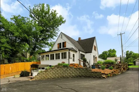 207 E Poplar Street Danville IN 46122