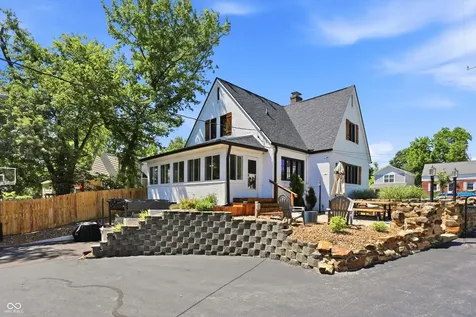 207 E Poplar Street Danville IN 46122