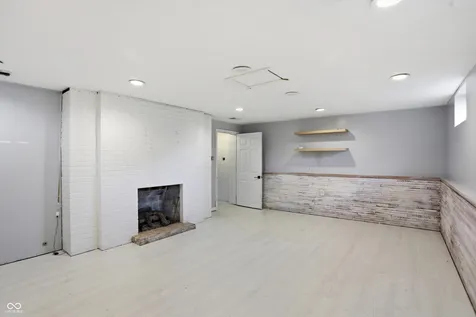207 E Poplar Street Danville IN 46122