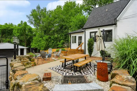 207 E Poplar Street Danville IN 46122