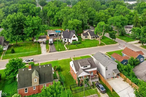 207 E Poplar Street Danville IN 46122