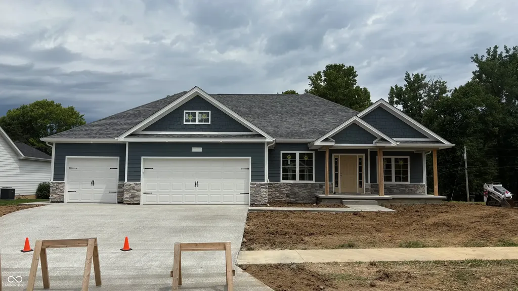 5026 Stonehaven Lane Columbus IN 47201