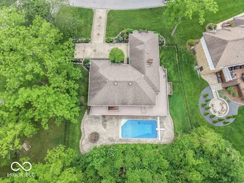 2280 Woodsway Drive Greenwood IN 46143