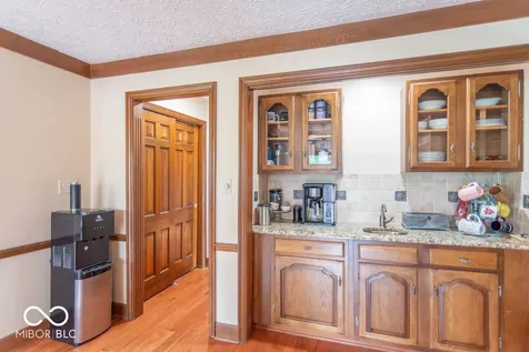 2280 Woodsway Drive Greenwood IN 46143