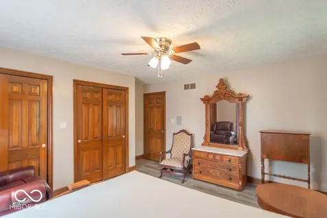 2280 Woodsway Drive Greenwood IN 46143