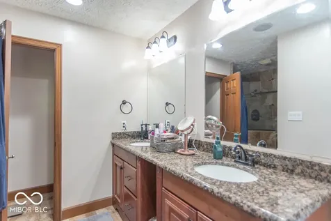 2280 Woodsway Drive Greenwood IN 46143