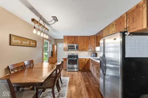 242 Hollybrook Drive Whiteland IN 46184